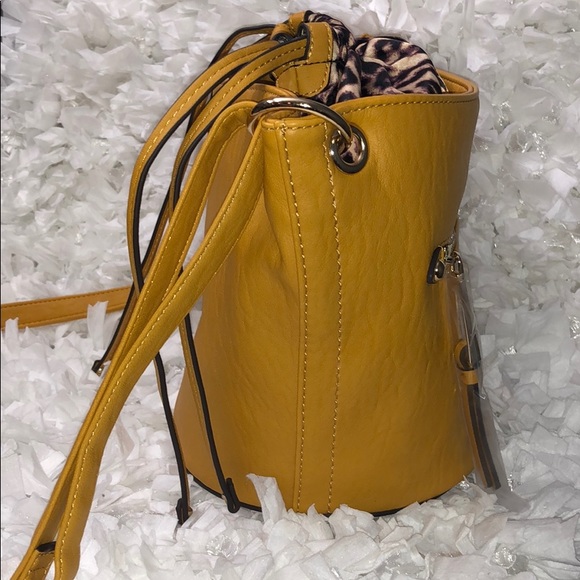 Jessica Simpson Arden Purse Mustard and Leopard - Picture 3 of 8
